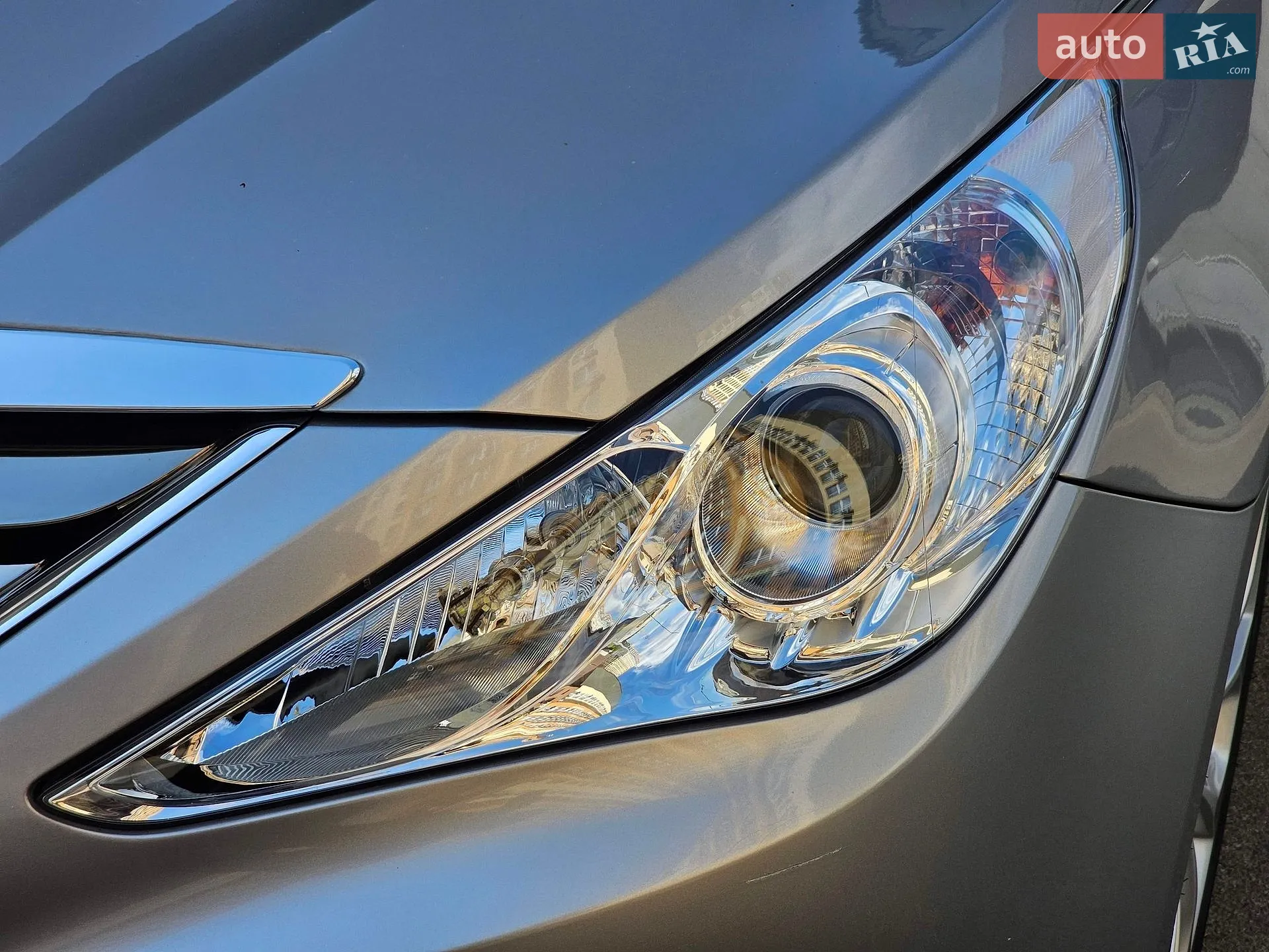 2010 Hyundai Sonata - мініатюра 12