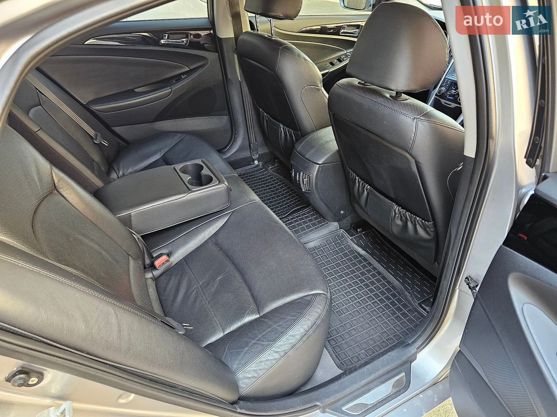 2010 Hyundai Sonata - мініатюра 43