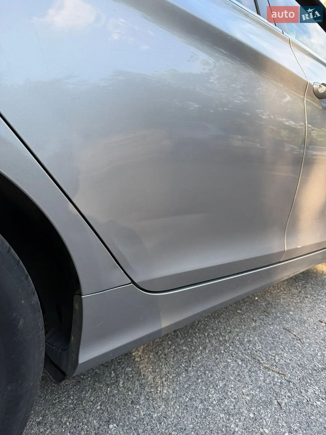 2010 Hyundai Sonata - мініатюра 9
