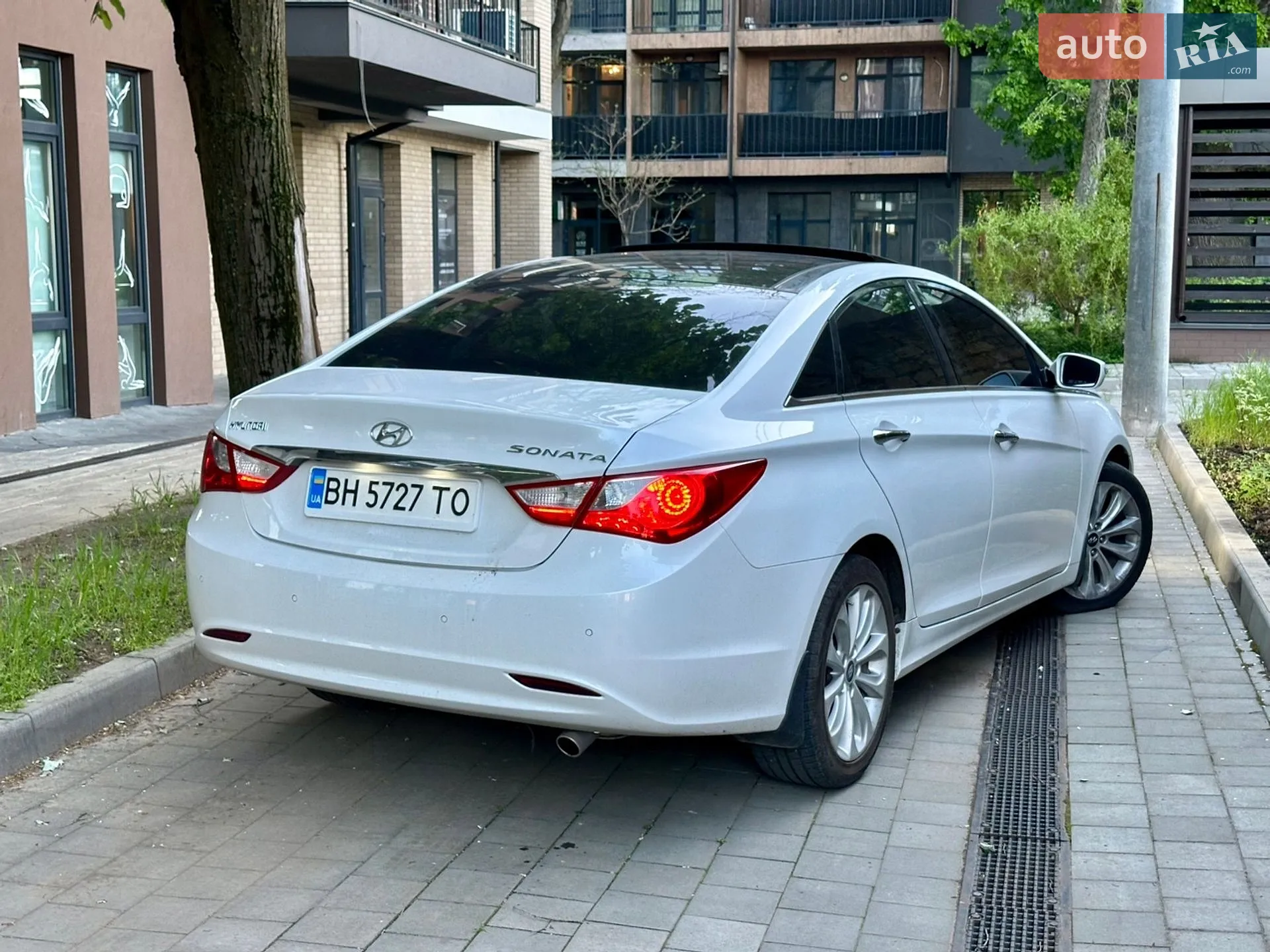 2011 Hyundai Sonata - мініатюра 11