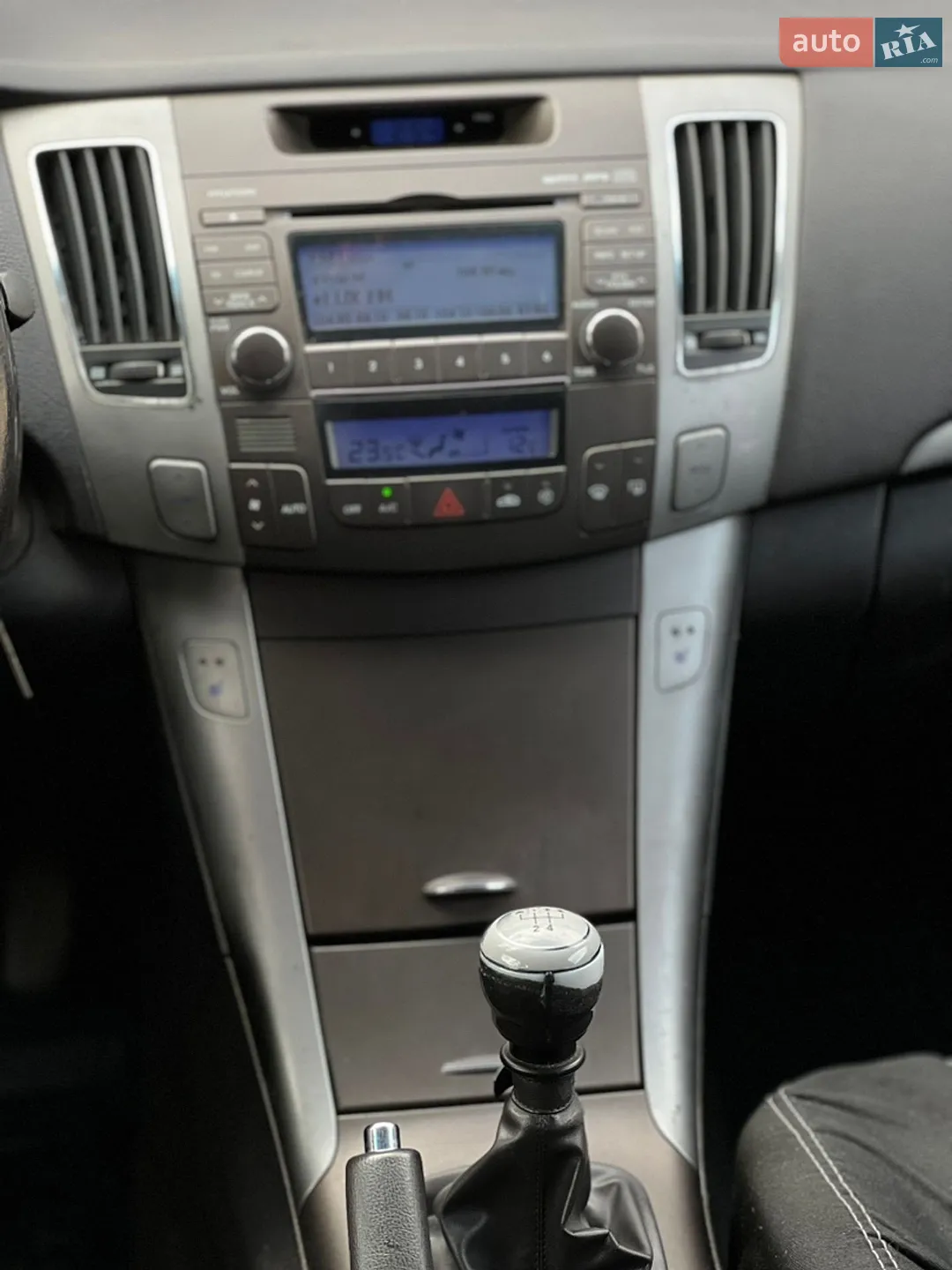 2010 Hyundai Sonata - мініатюра 9