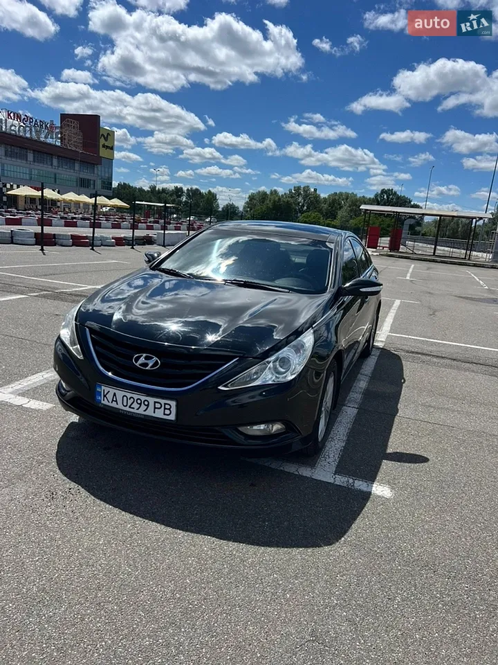 2010 Hyundai Sonata - мініатюра 13