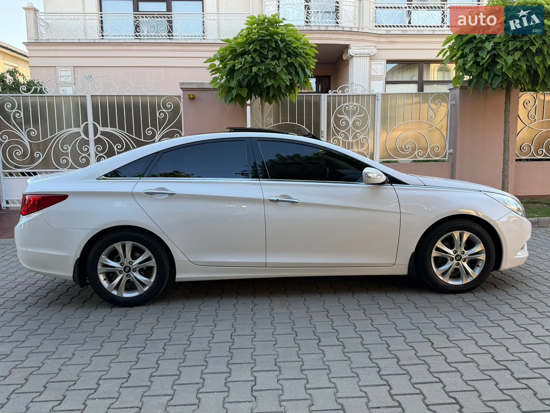 2010 Hyundai Sonata - мініатюра 13