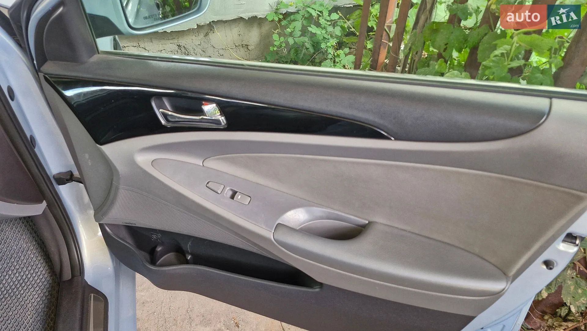 2011 Hyundai Sonata - мініатюра 23
