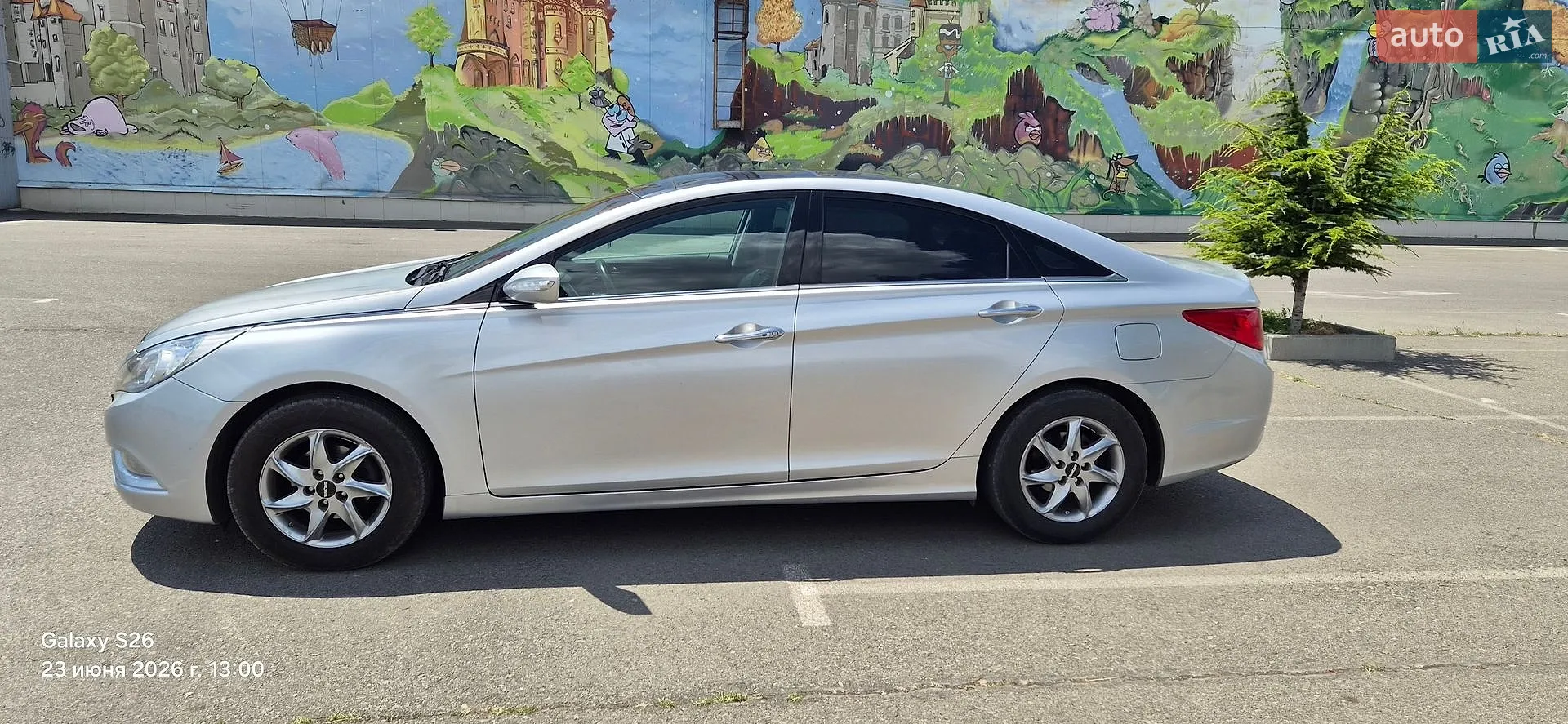 2010 Hyundai Sonata - мініатюра 4