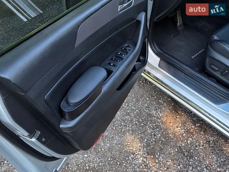 Hyundai Sonata 2018 VIN 5NPE34AF3JH713115 фото оголошення 9 з 76