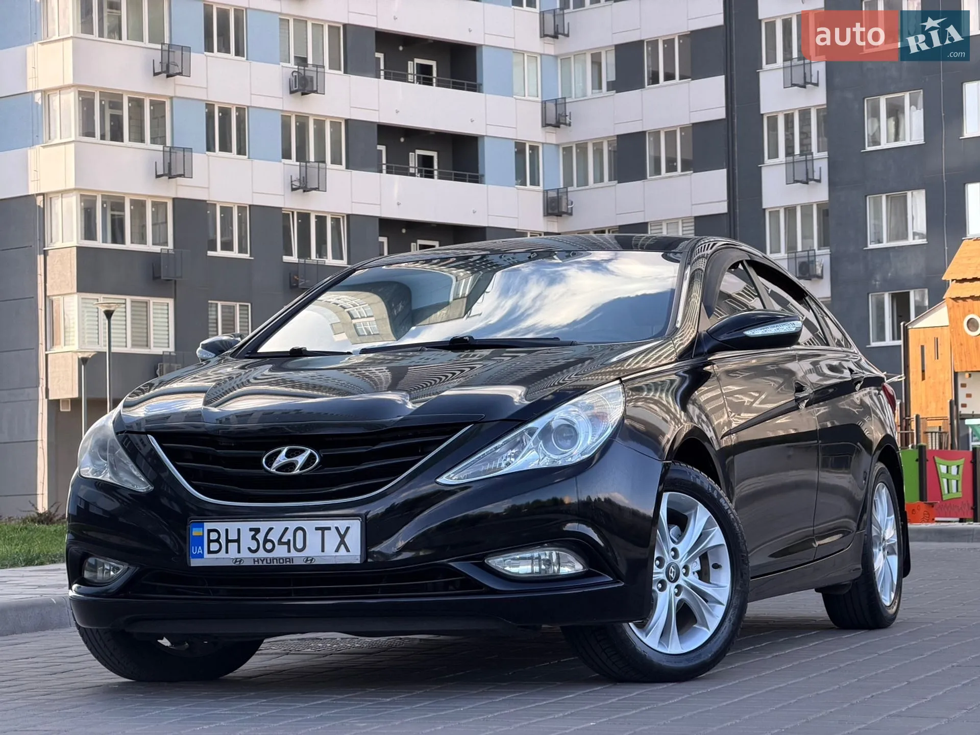 2010 Hyundai Sonata - мініатюра 11