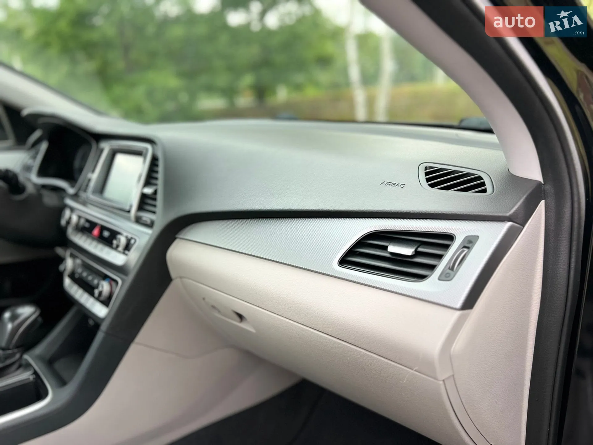 2017 Hyundai Sonata - мініатюра 32
