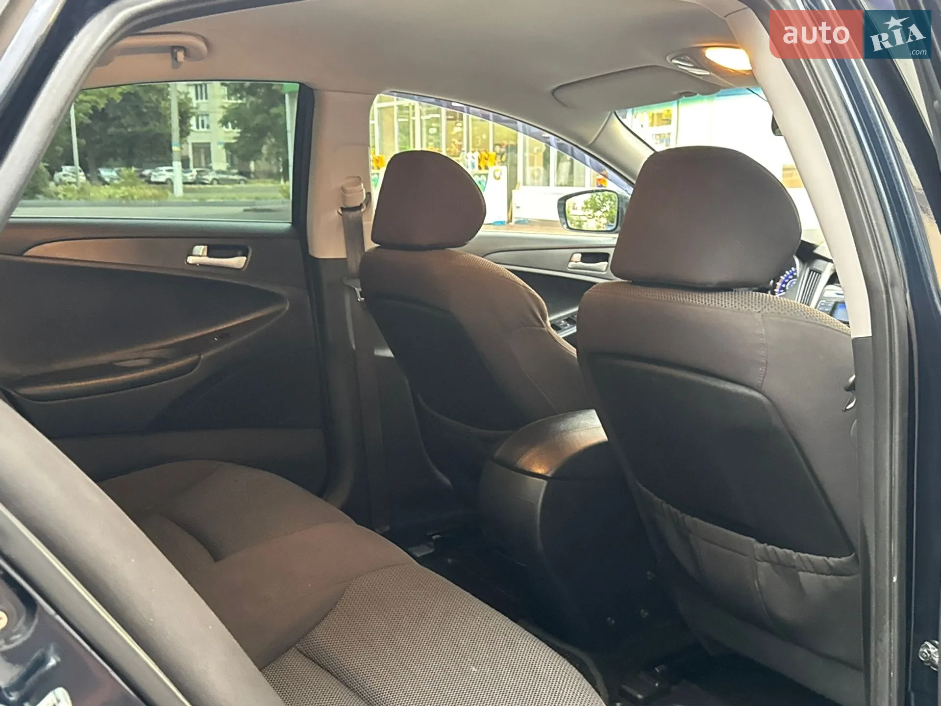 2010 Hyundai Sonata - мініатюра 23
