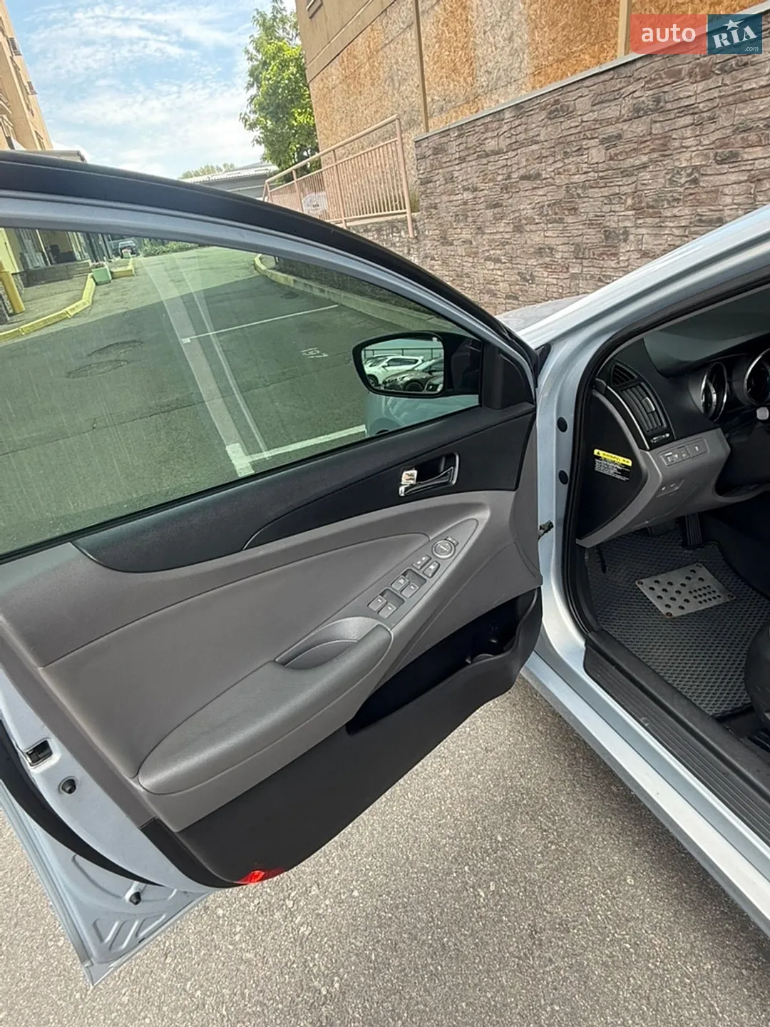 2013 Hyundai Sonata - мініатюра 17