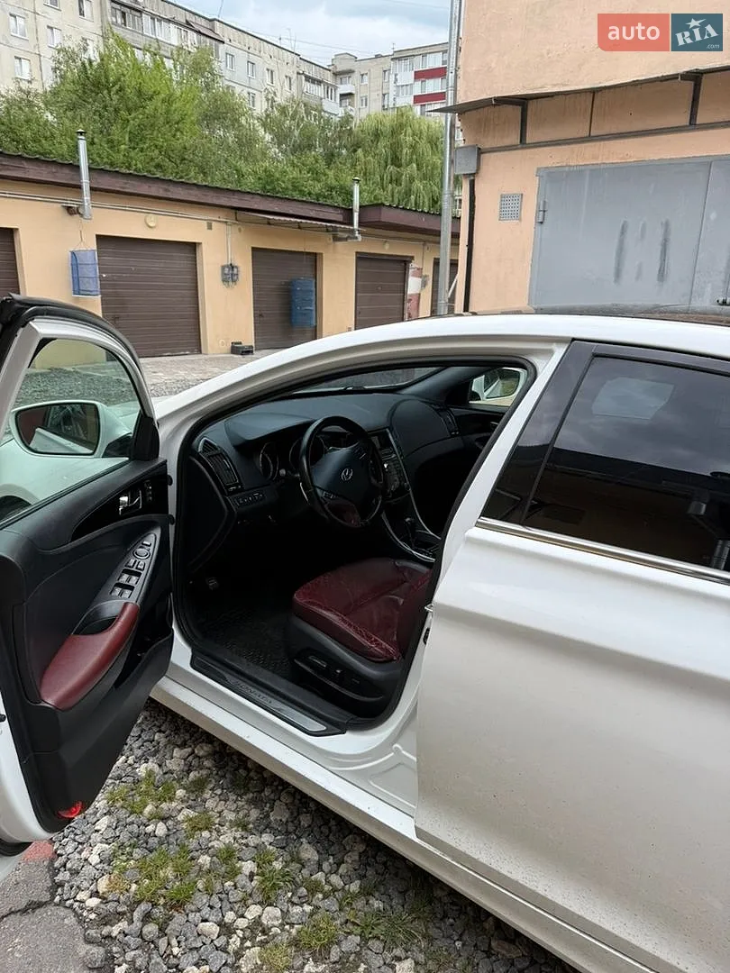 2010 Hyundai Sonata - мініатюра 8