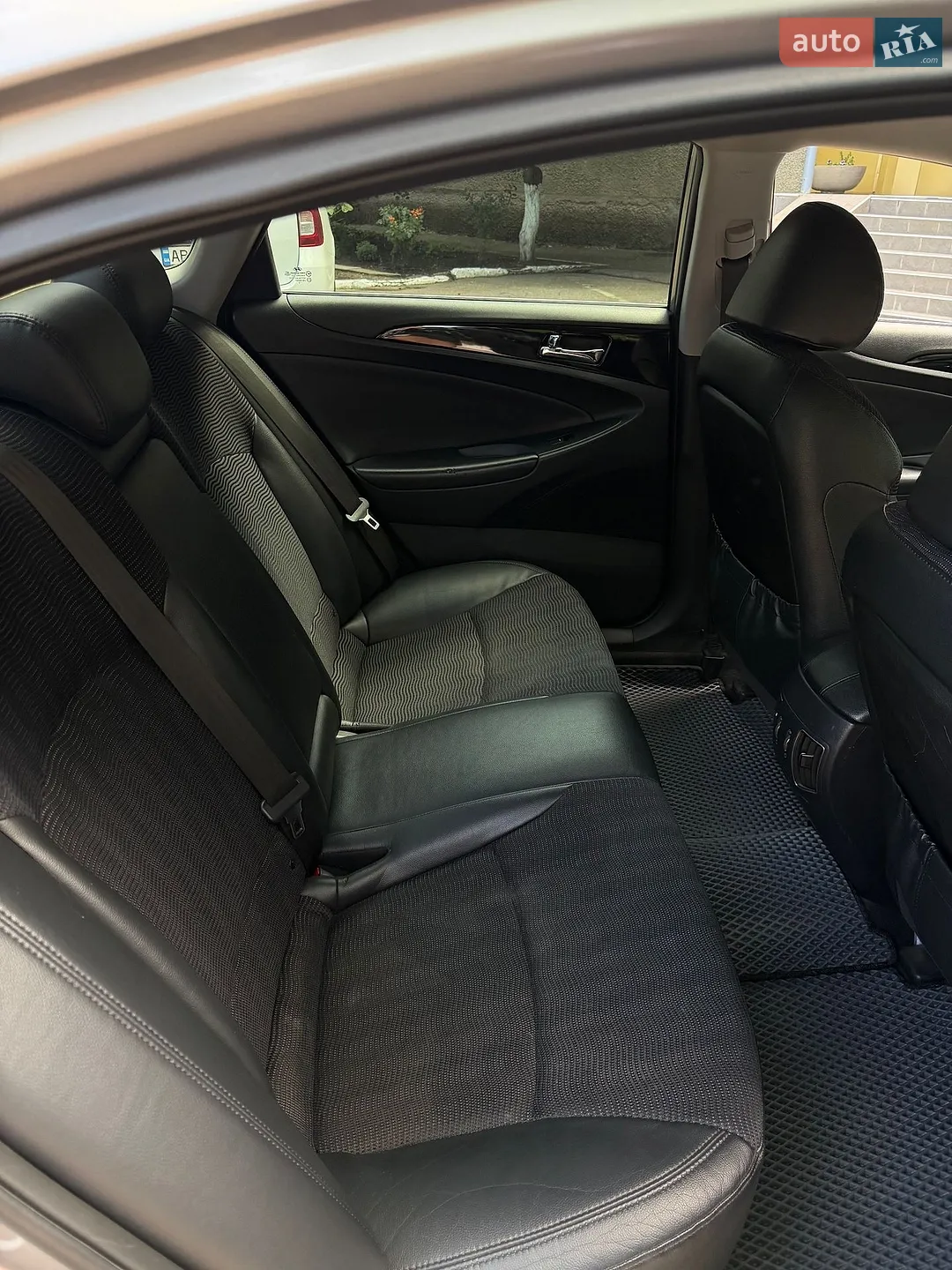 2010 Hyundai Sonata - мініатюра 25