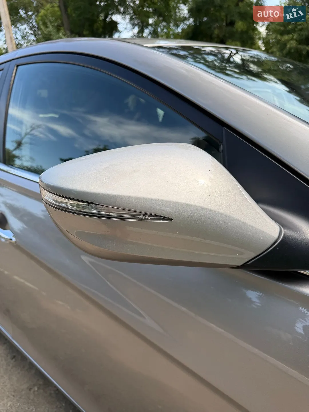 2010 Hyundai Sonata - мініатюра 12