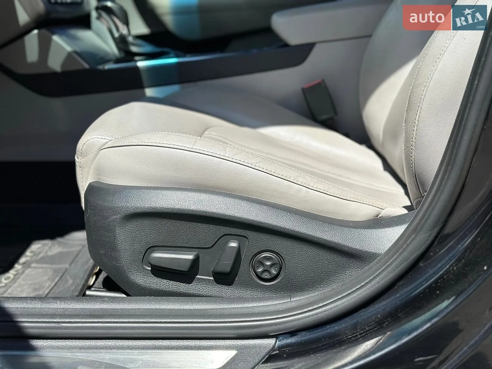 2015 Hyundai Sonata - мініатюра 31