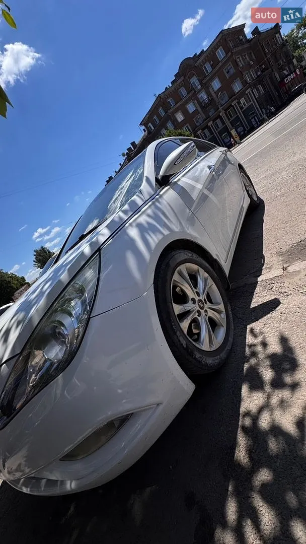 2010 Hyundai Sonata - мініатюра 6