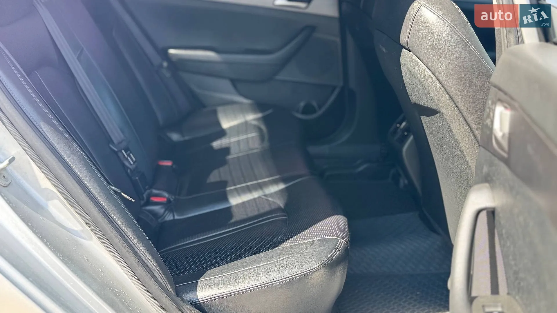 2015 Hyundai Sonata - мініатюра 23
