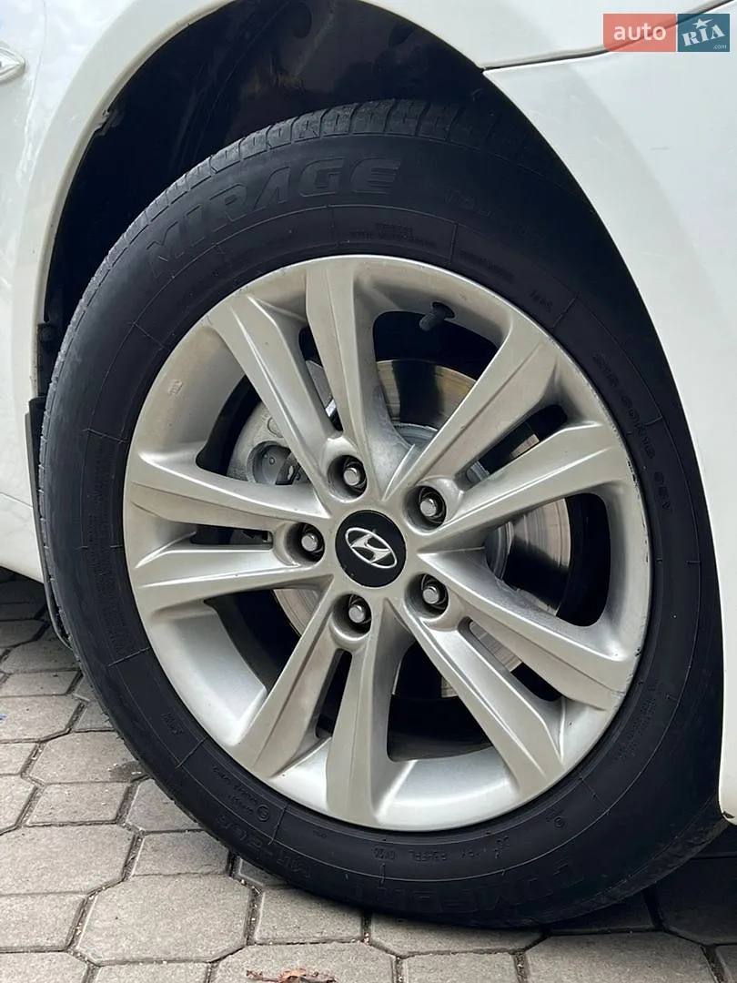 2010 Hyundai Sonata - мініатюра 4