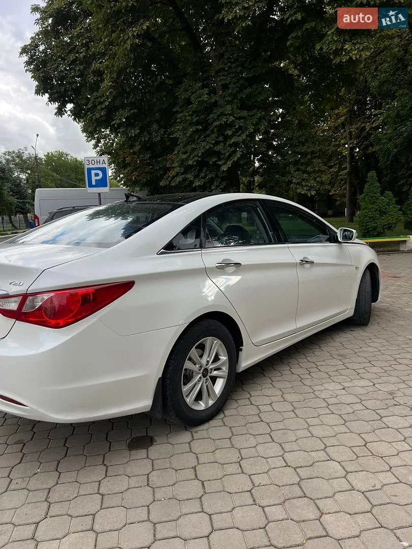 2010 Hyundai Sonata - мініатюра 10