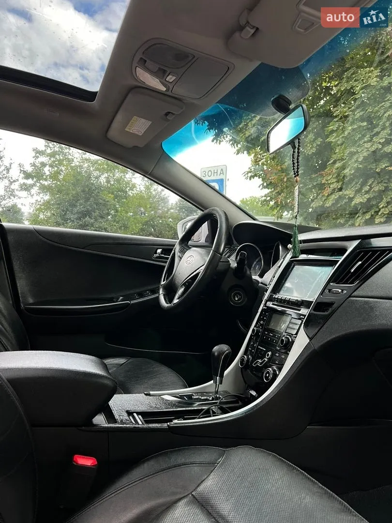 2010 Hyundai Sonata - мініатюра 11