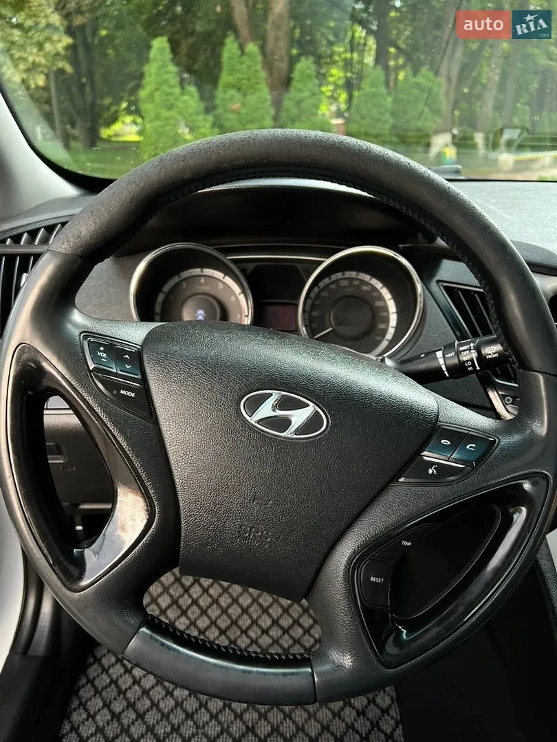 2010 Hyundai Sonata - мініатюра 20