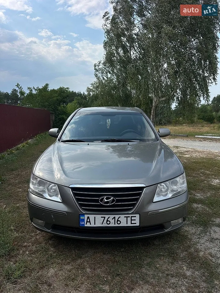 2010 Hyundai Sonata - мініатюра 8