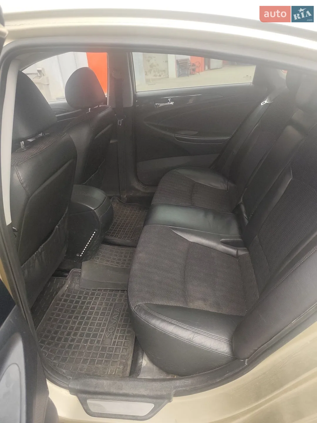 2010 Hyundai Sonata - мініатюра 16