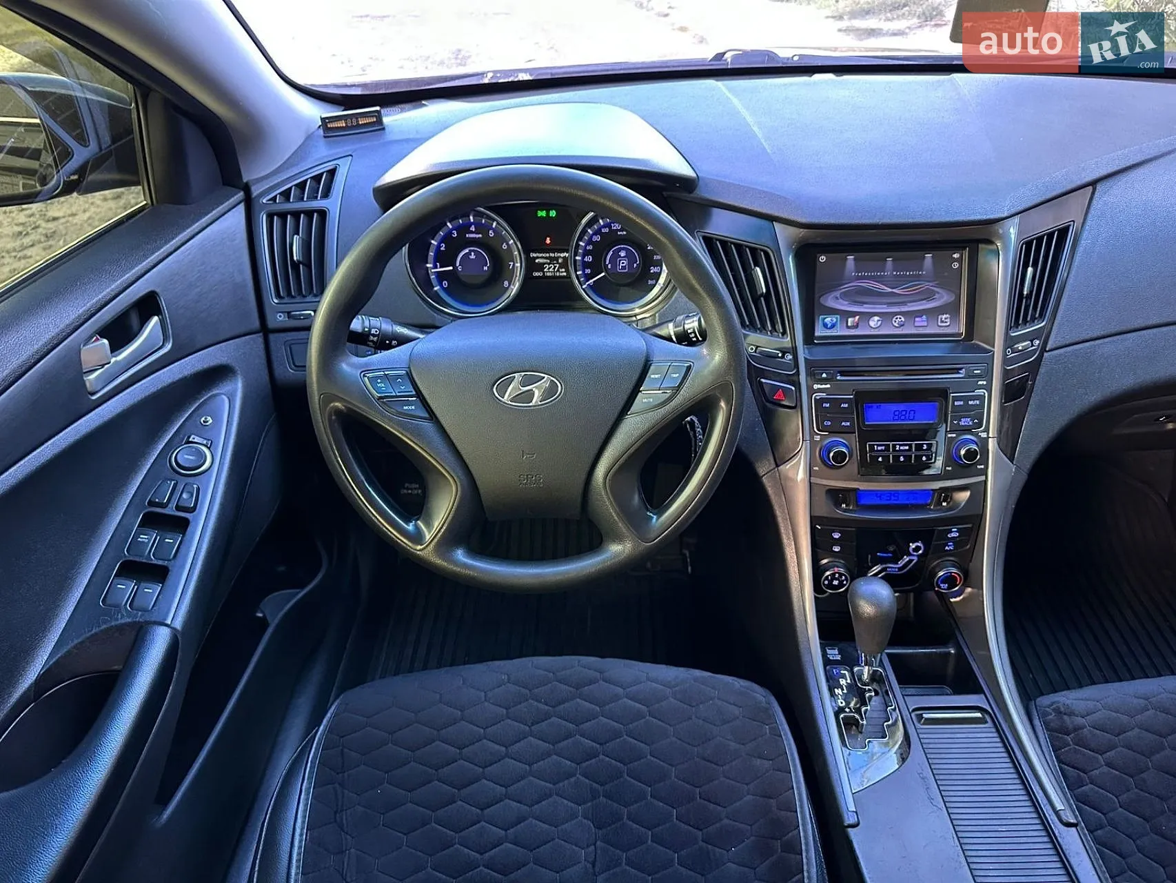 2010 Hyundai Sonata - мініатюра 11
