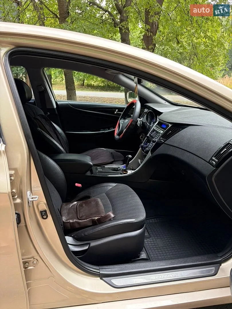 2010 Hyundai Sonata - мініатюра 23