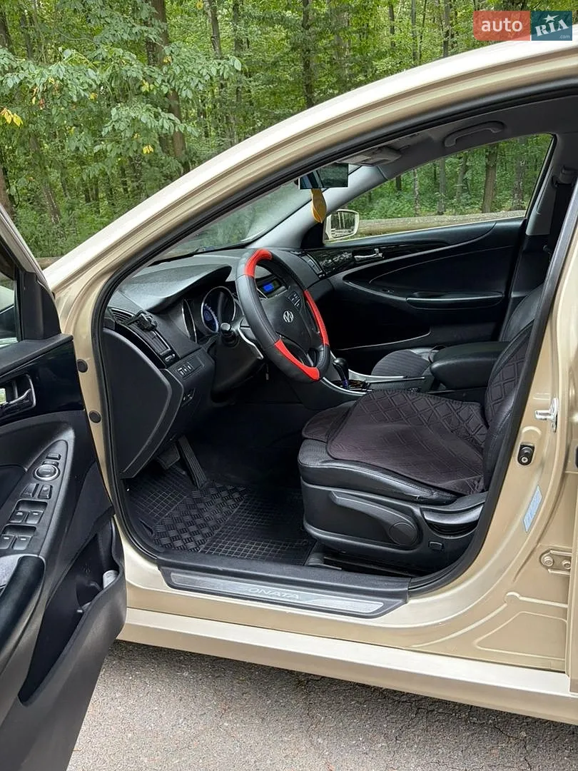 2010 Hyundai Sonata - мініатюра 31