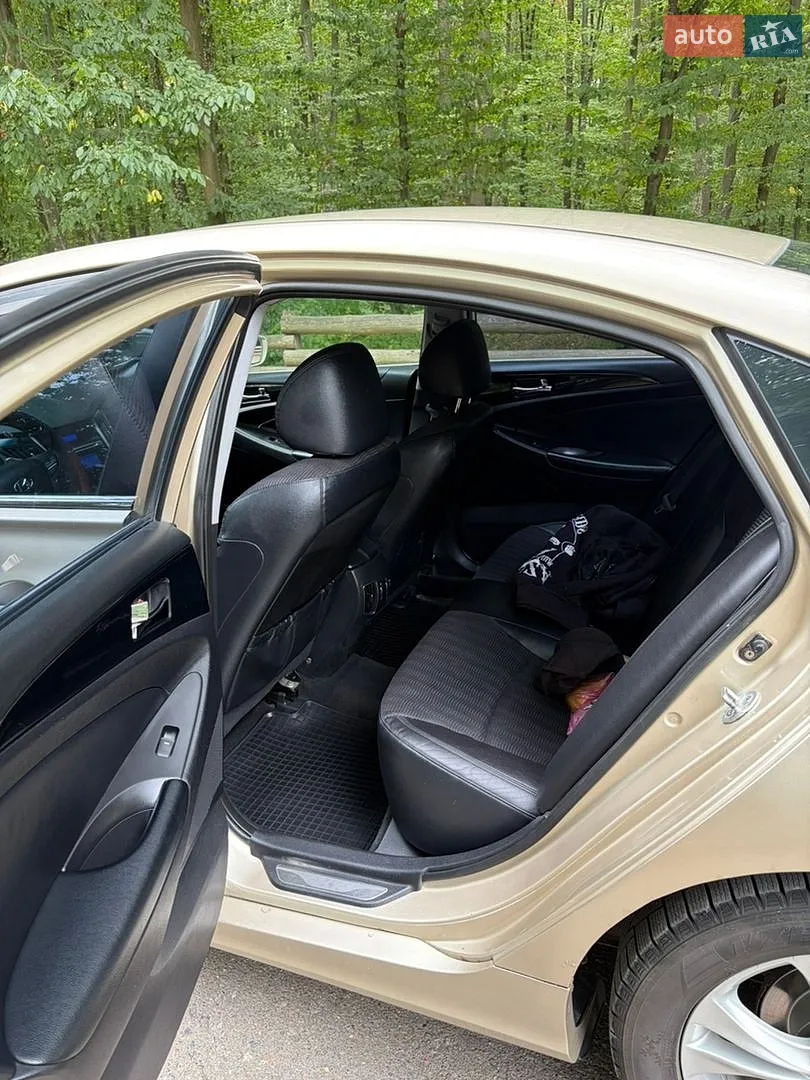 2010 Hyundai Sonata - мініатюра 32