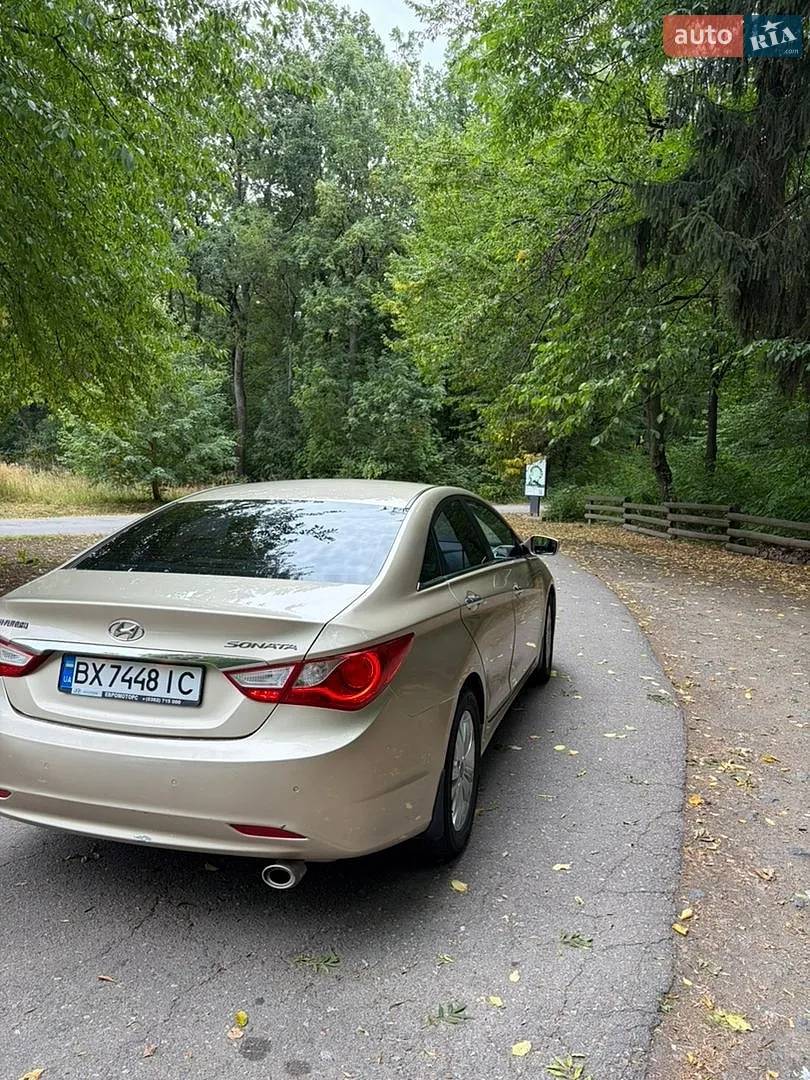 2010 Hyundai Sonata - мініатюра 11