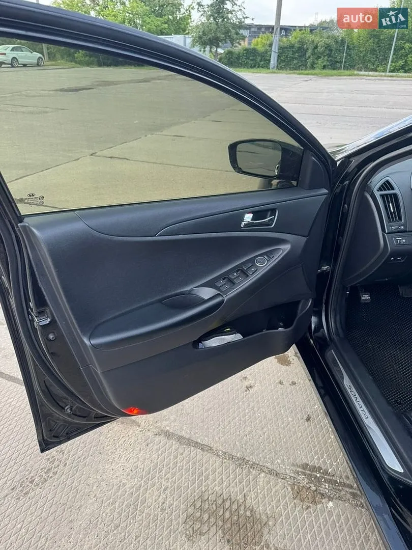 2010 Hyundai Sonata - мініатюра 8