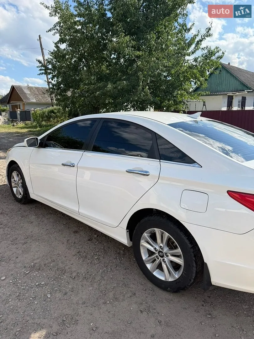2011 Hyundai Sonata - мініатюра 2
