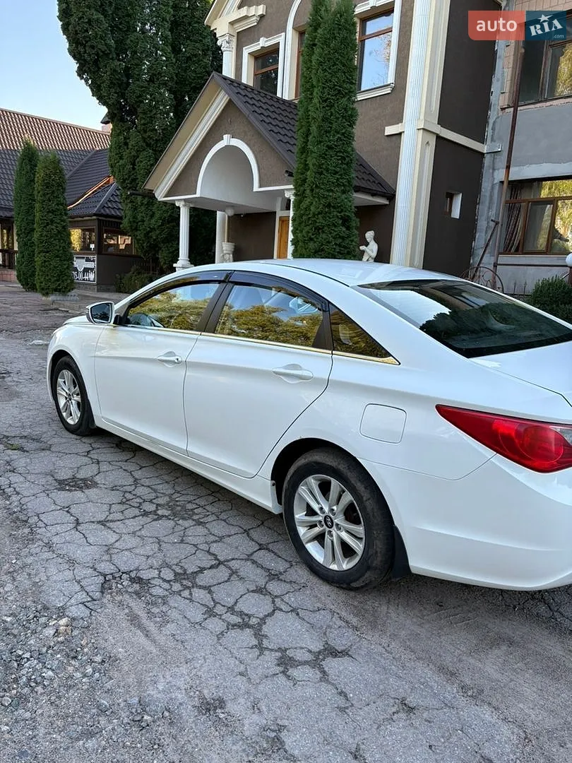 2011 Hyundai Sonata - мініатюра 10