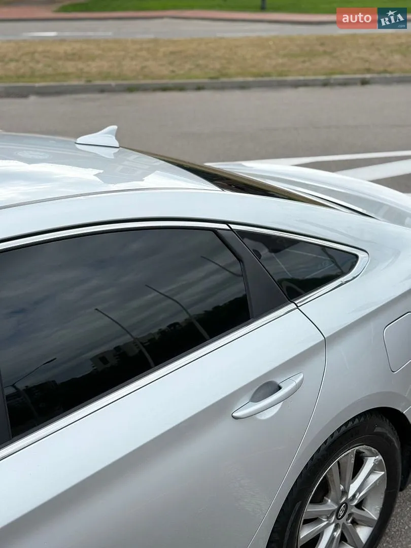 2015 Hyundai Sonata - мініатюра 12