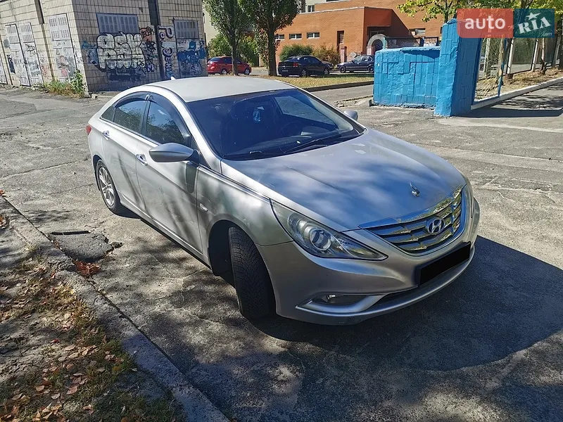 Hyundai Sonata 2010
