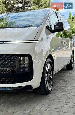 Минивэн Hyundai Staria 2021 в 