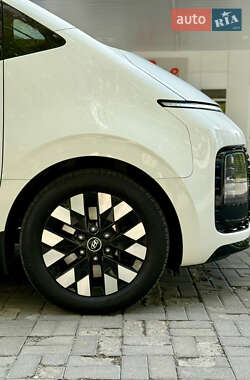 Минивэн Hyundai Staria 2021 в 