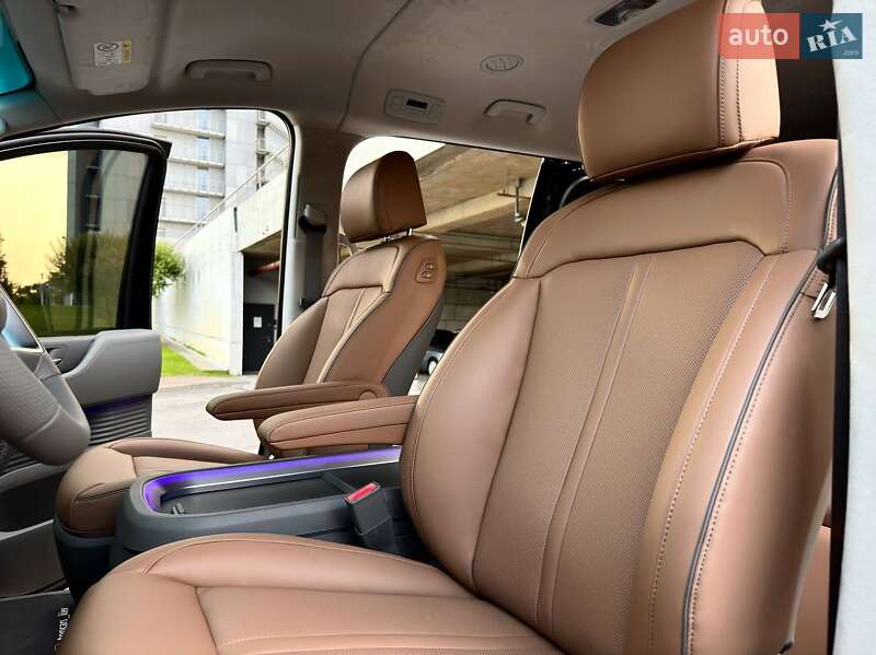 Минивэн Hyundai Staria 2025 в Киеве