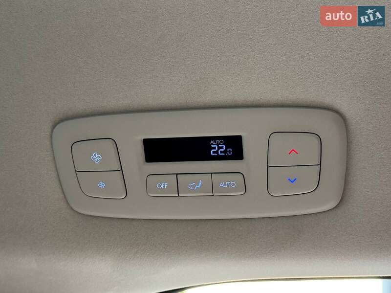 Минивэн Hyundai Staria 2025 в Киеве