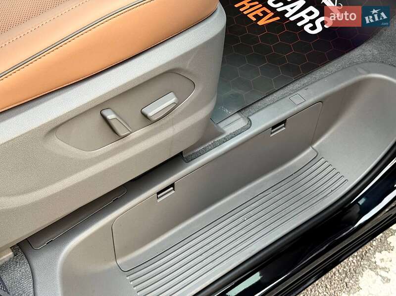 Минивэн Hyundai Staria 2025 в Киеве