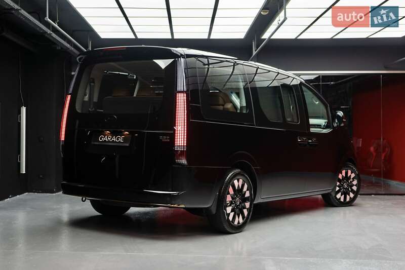 Минивэн Hyundai Staria 2025 в Киеве