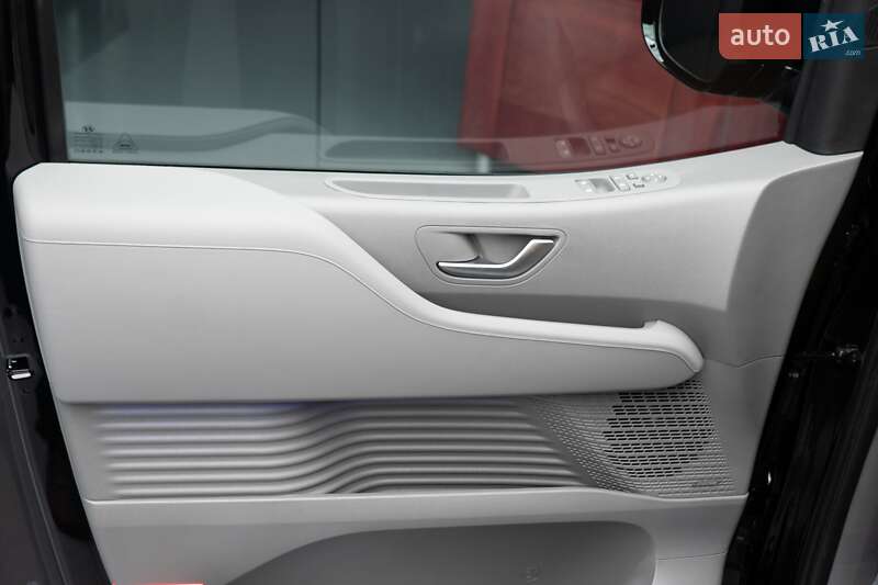 Минивэн Hyundai Staria 2025 в Киеве