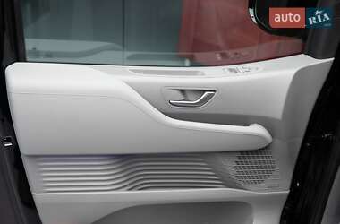 Минивэн Hyundai Staria 2025 в 