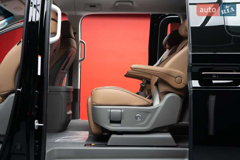 Минивэн Hyundai Staria 2025 в Киеве