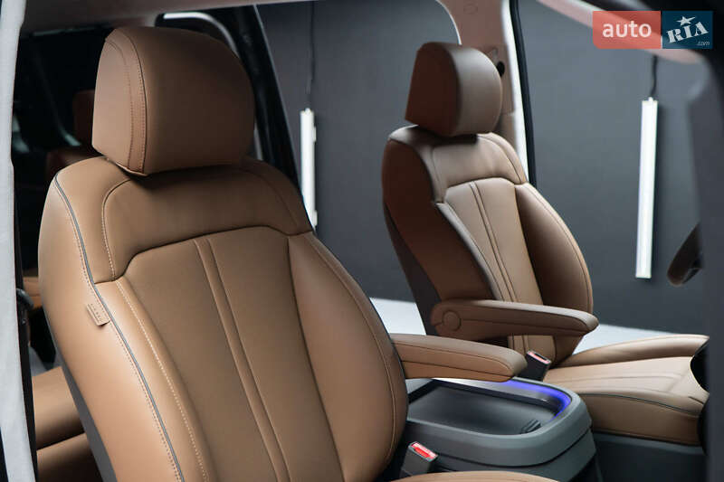 Минивэн Hyundai Staria 2025 в Киеве