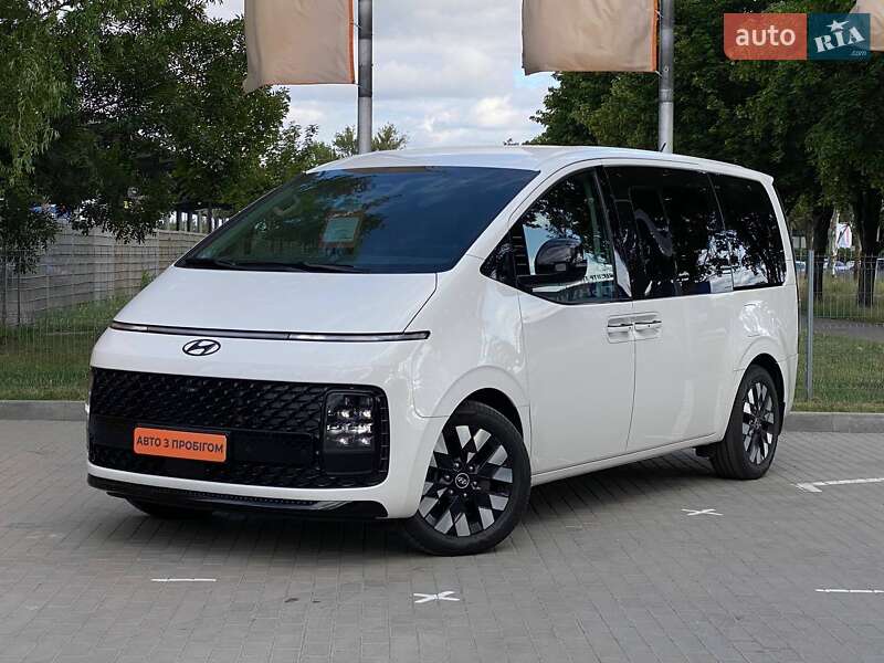 Hyundai Staria 2021