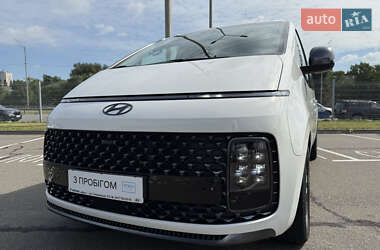 Минивэн Hyundai Staria 2022 в 