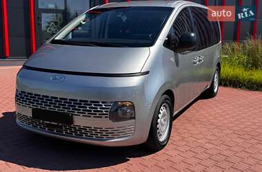 Hyundai Staria 2022