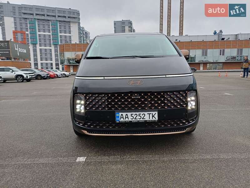 Минивэн Hyundai Staria 2025 в Киеве